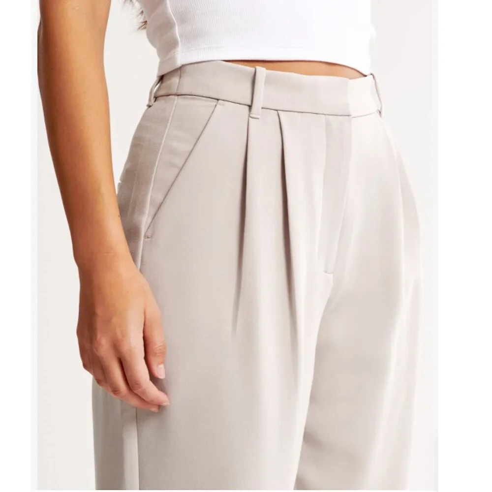 ABERCROMBIE & FITCH Curve Love Sloane Tailored Wide-Leg Ultra High-Waist…